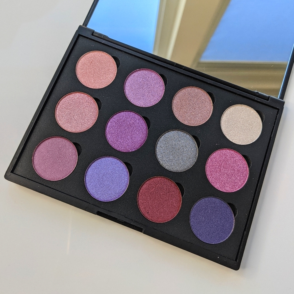 Winterberry eyeshadow palette by Coastal Scents